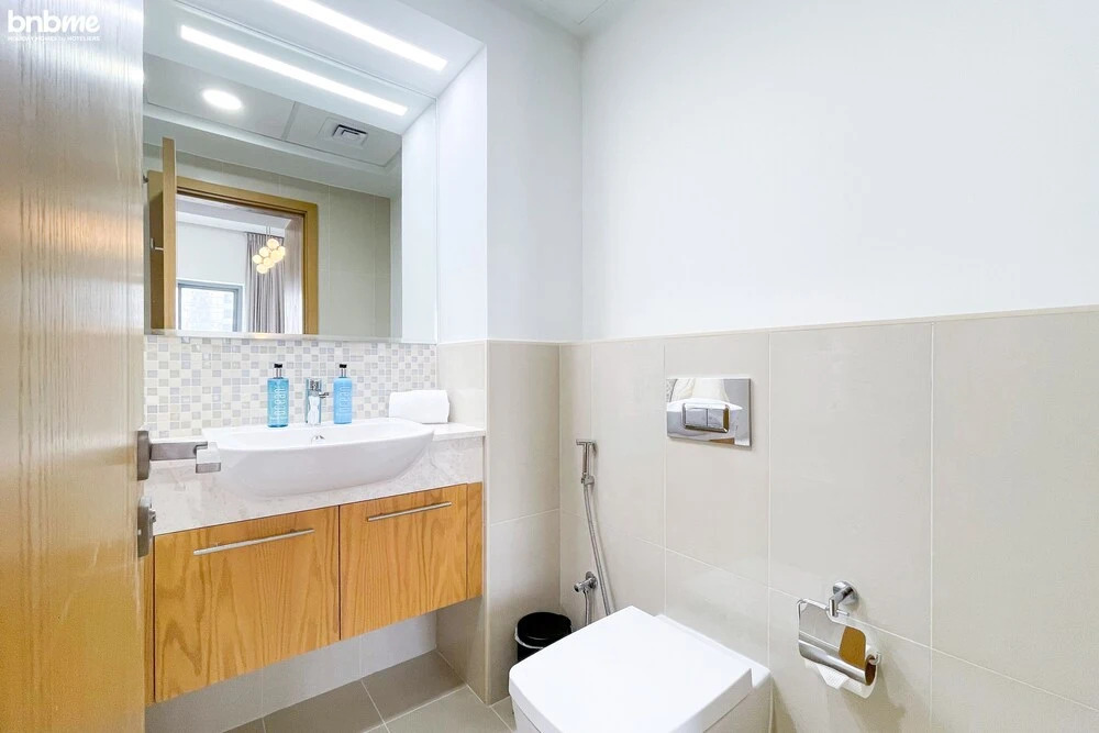 Дубай: 1B-Bellevue Tower 2-1902 by bnbme homes