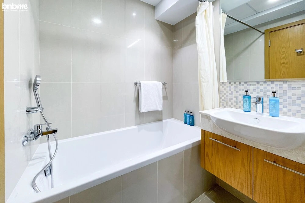 Дубай: 1B-Bellevue Tower 2-1902 by bnbme homes