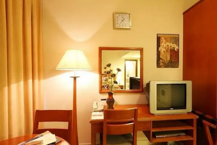 Шарджа: Jormand Hotel Apartment - Sharjah