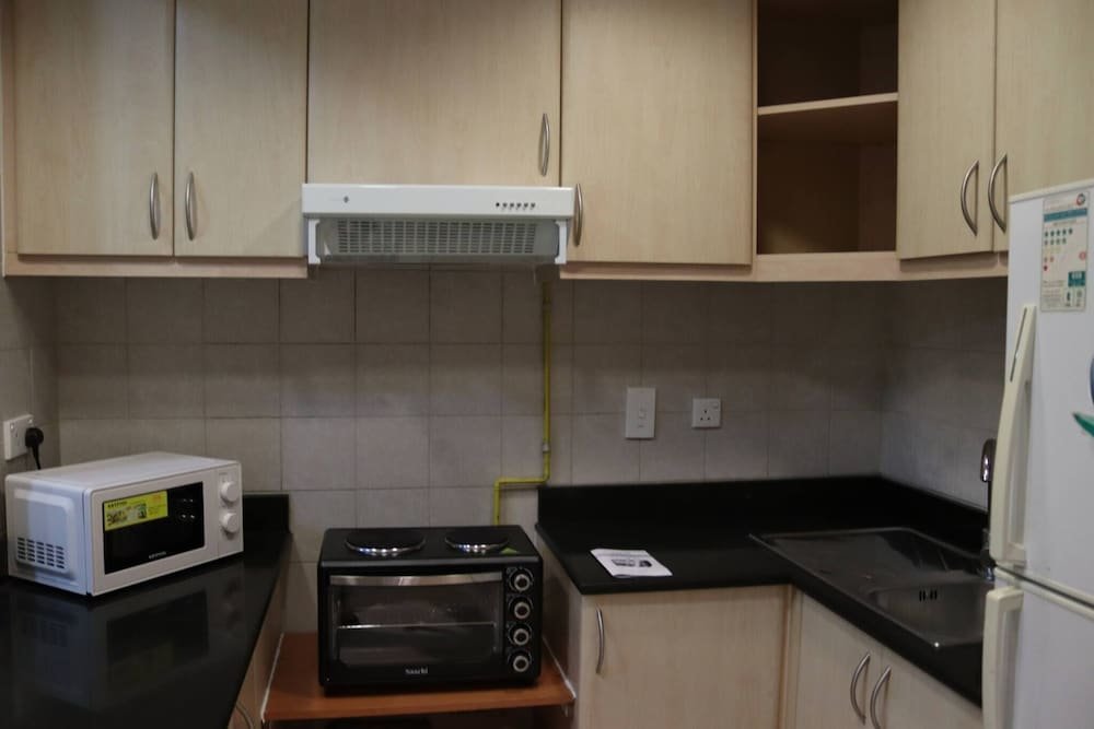 Дубай: Stunning Studio With Close Kitchen And Pool
