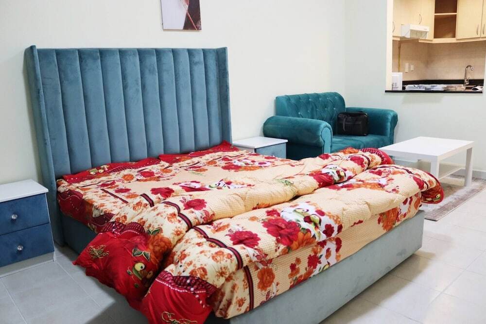 Дубай: Stunning Studio With Close Kitchen And Pool