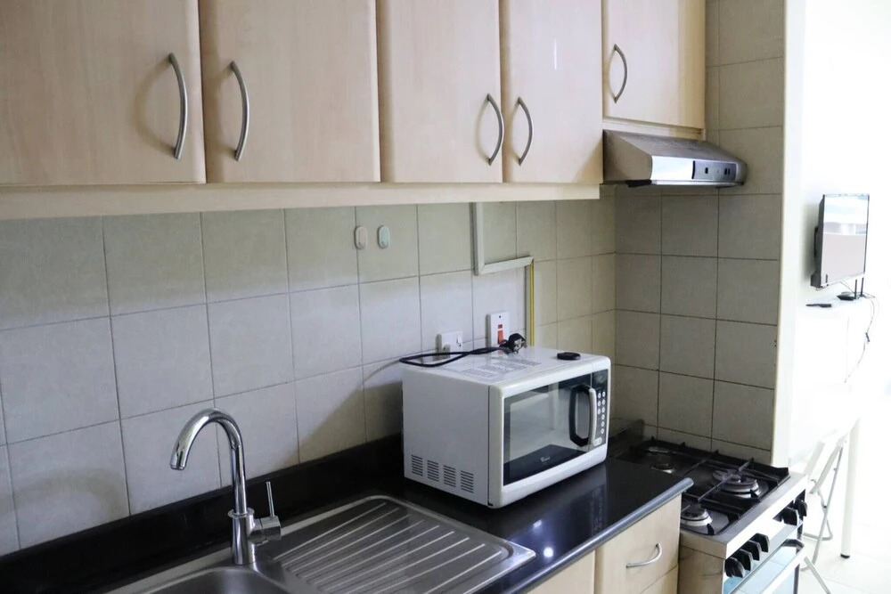 Дубай: Stunning Studio With Close Kitchen And Pool