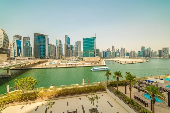 Дубай: Large 1 Bed Business Bay Canal