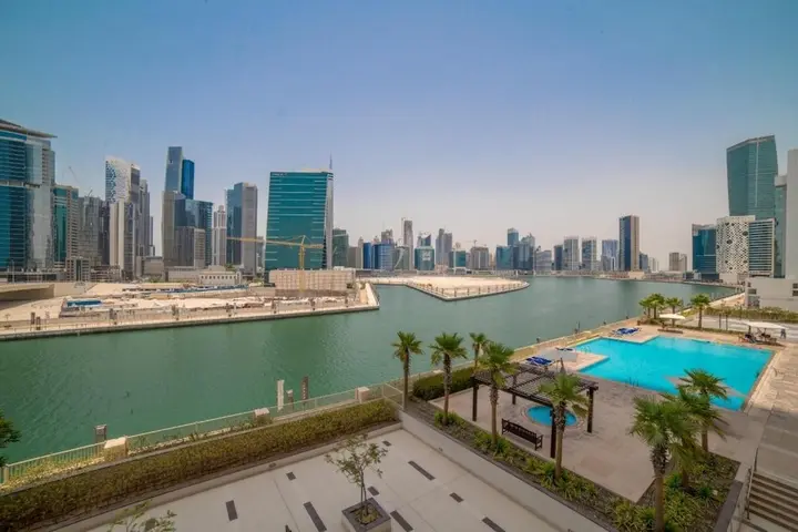 Дубай: Large 1 Bed Business Bay Canal