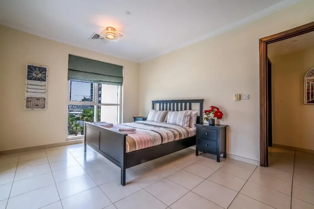 Дубай: Large 1 Bed Business Bay Canal