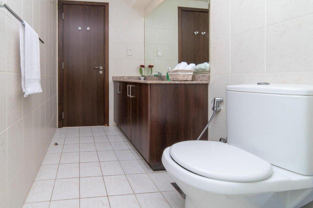 Дубай: Large 1 Bed Business Bay Canal