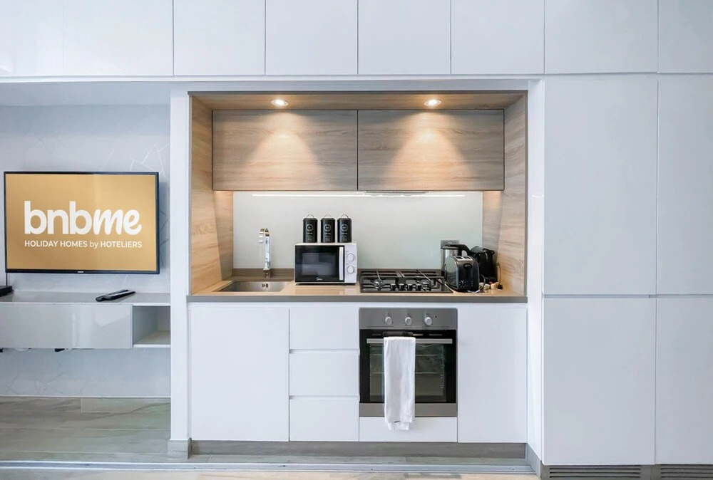 Дубай: Bnbmehomes Beautiful Lake View Studio Near Marina