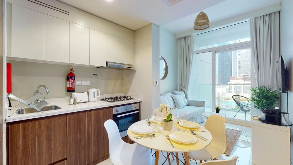 Дубай: WelHome - Cozy 1BR With Private Balcony Steps From the Canal