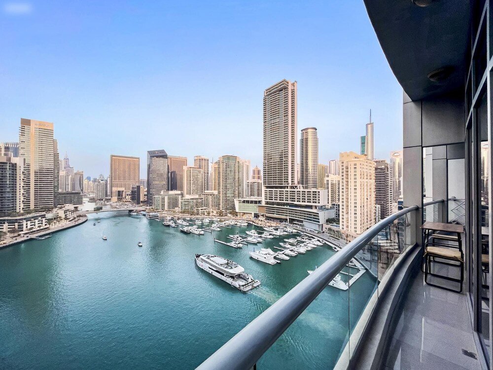 Дубай: Enjoy Marina View at Modern 3BR APT