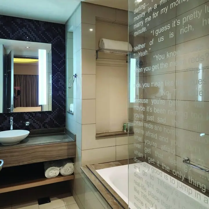 Дубай: Quill Residence One Bedroom Apartment Burj Khalifa View