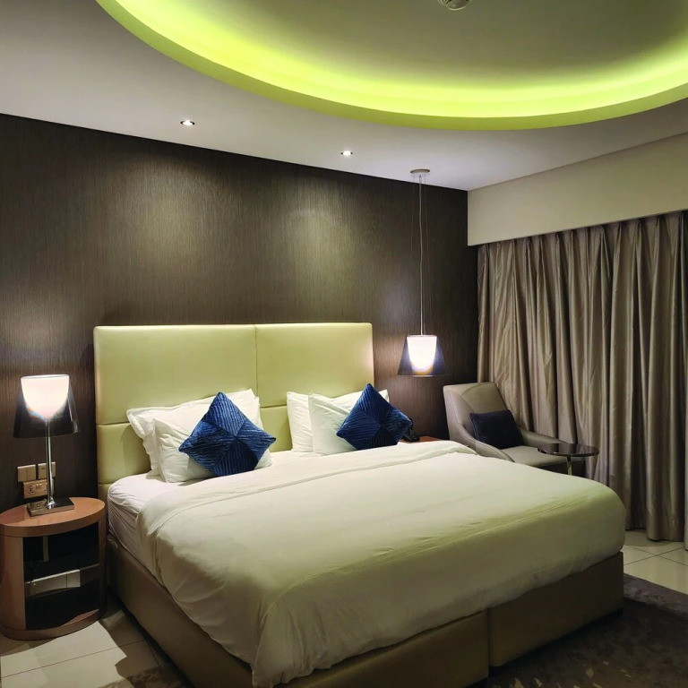 Дубай: Quill Residence One Bedroom Apartment Burj Khalifa View