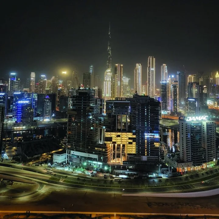 Дубай: Quill Residence One Bedroom Apartment Burj Khalifa View