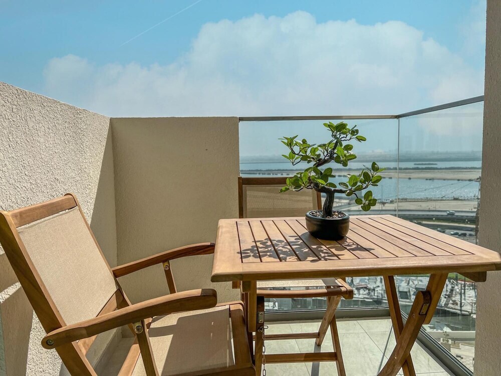 Дубай: Luxury Studio With a Nice View in Al Jaddaf - MHH