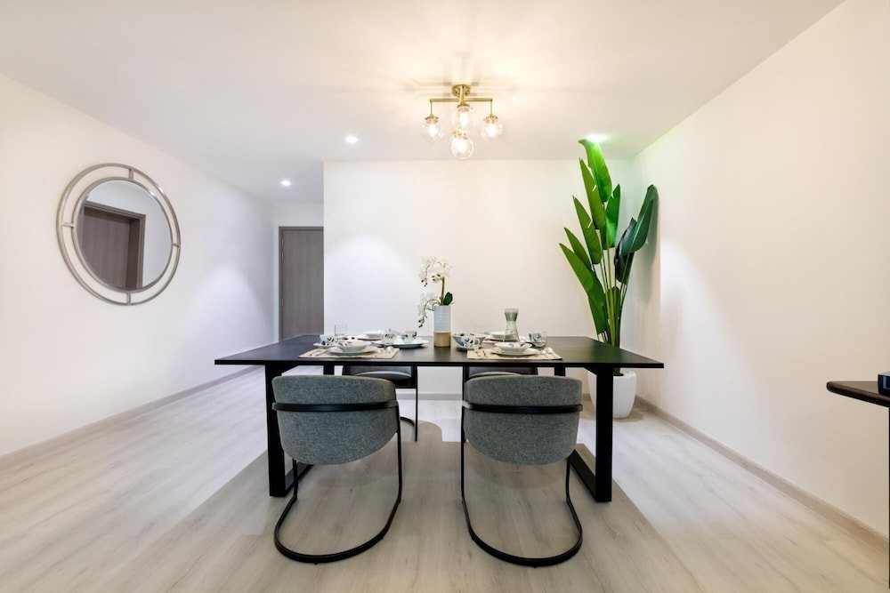 Дубай: Stylish 2BR Close to Dubai Future Museum Difc
