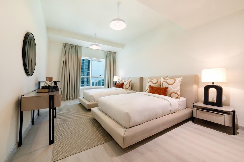 Дубай: Stylish 2BR Close to Dubai Future Museum Difc