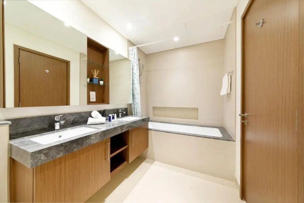 Дубай: Serene Apt w Large Patio Cls to Bluewaters JBR
