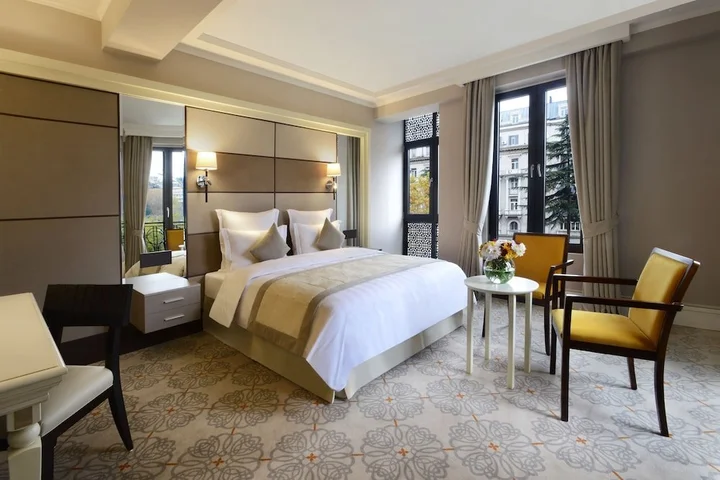 Тбилиси: Hotel Ambasadori