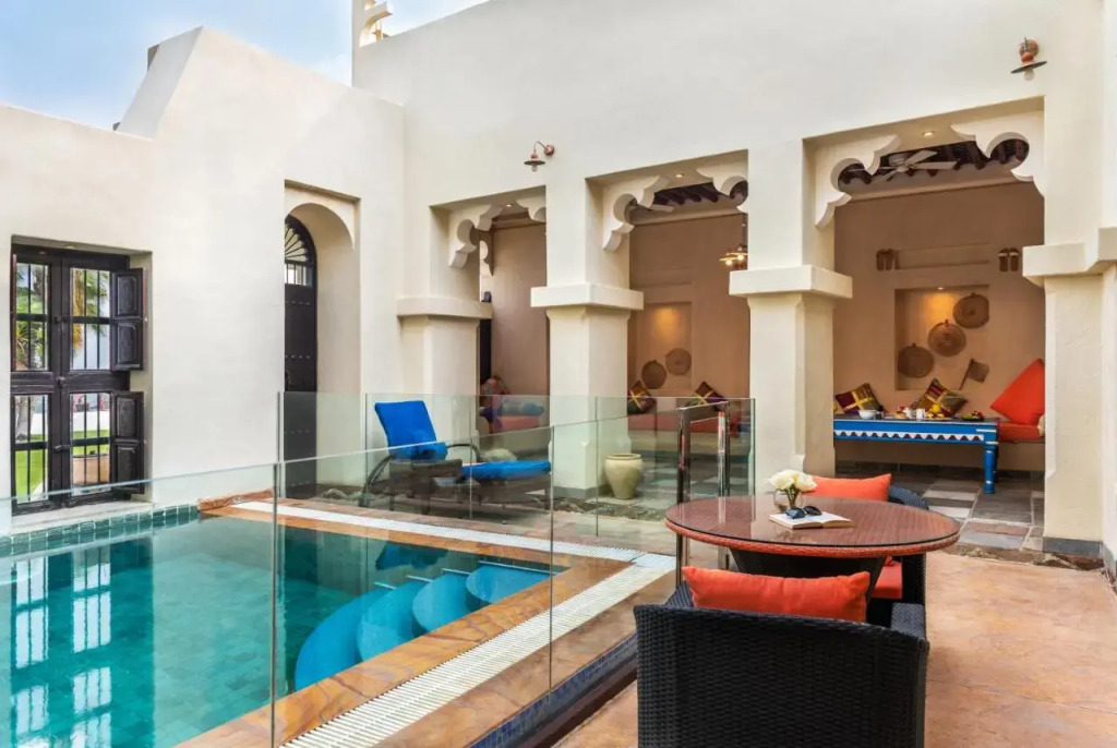 Абу-Даби: Al Maya Island & Resort