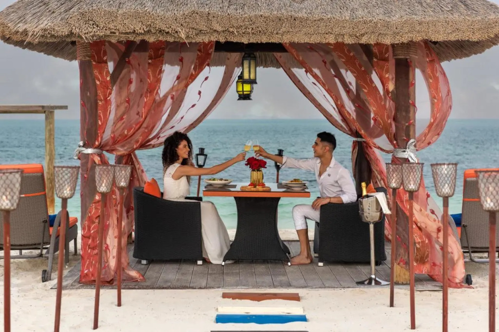Абу-Даби: Al Maya Island & Resort