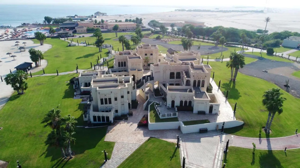 Абу-Даби: Al Maya Island & Resort