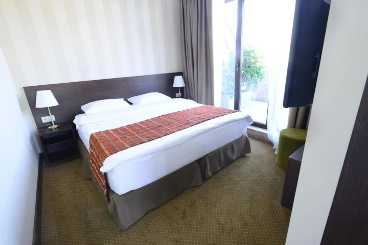 Тбилиси: Hotel Citrus Mimino