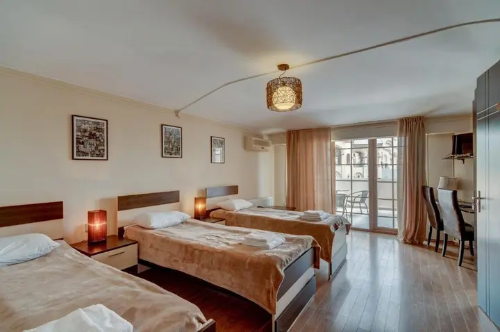 Тбилиси: Hotel Liva