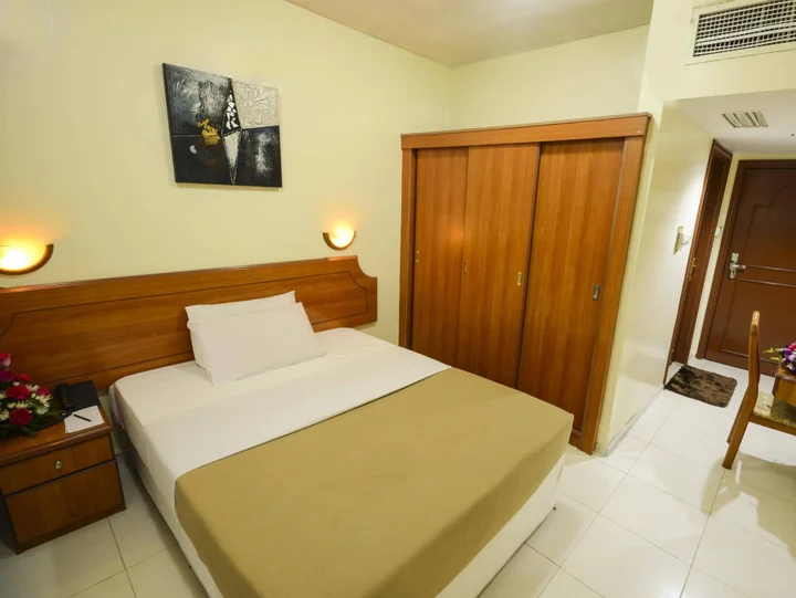 Дубай: Index Hotel