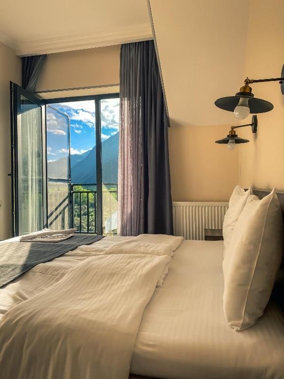 Степанцминда: Отель Gold Kazbegi