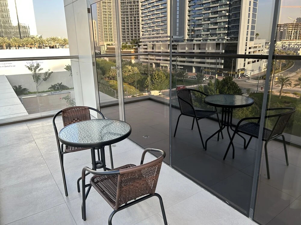 Дубай: Gorgeous 1bedroom With Balcony at Park View Dubai