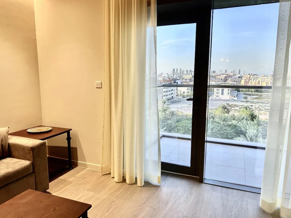 Дубай: Gorgeous 1bedroom With Balcony at Park View Dubai