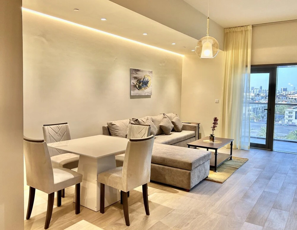 Дубай: Gorgeous 1bedroom With Balcony at Park View Dubai