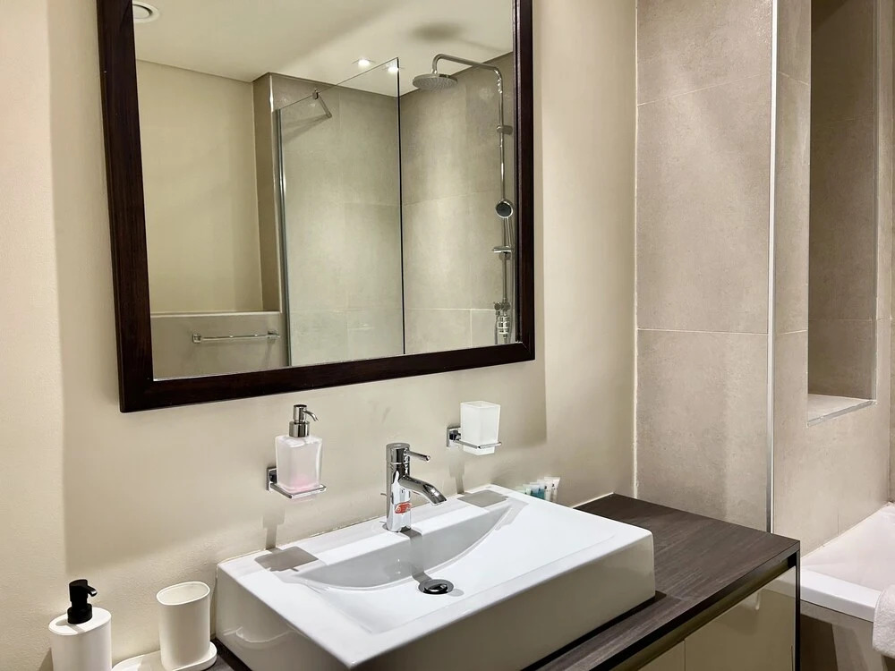 Дубай: Gorgeous 1bedroom With Balcony at Park View Dubai