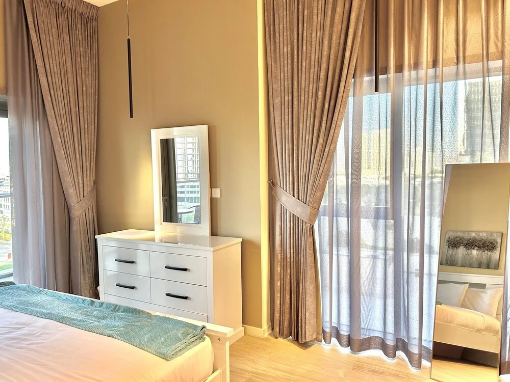 Дубай: Gorgeous 1bedroom With Balcony at Park View Dubai