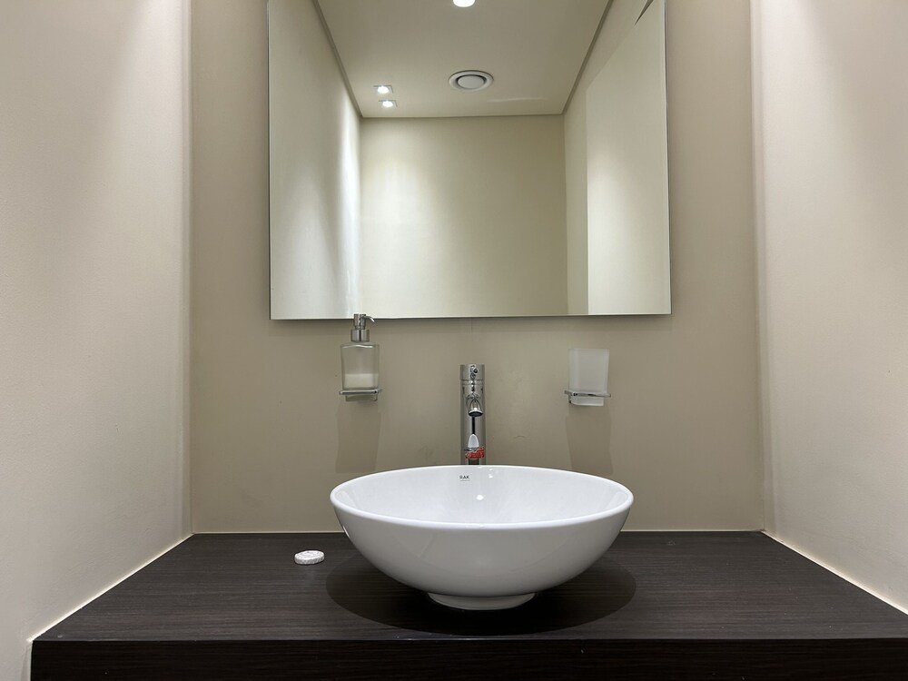 Дубай: Gorgeous 1bedroom With Balcony at Park View Dubai