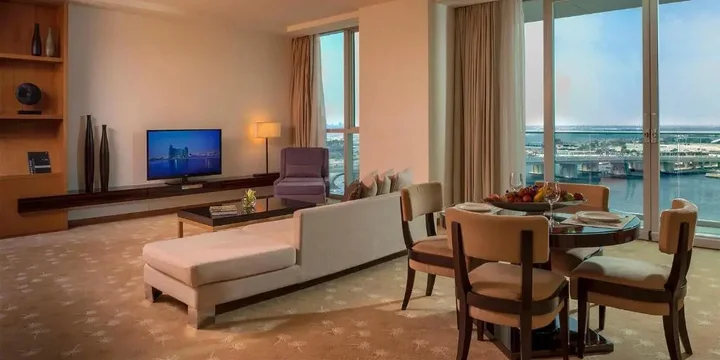 Дубай: Отель InterContinental Residence Suites Dubai Festival City