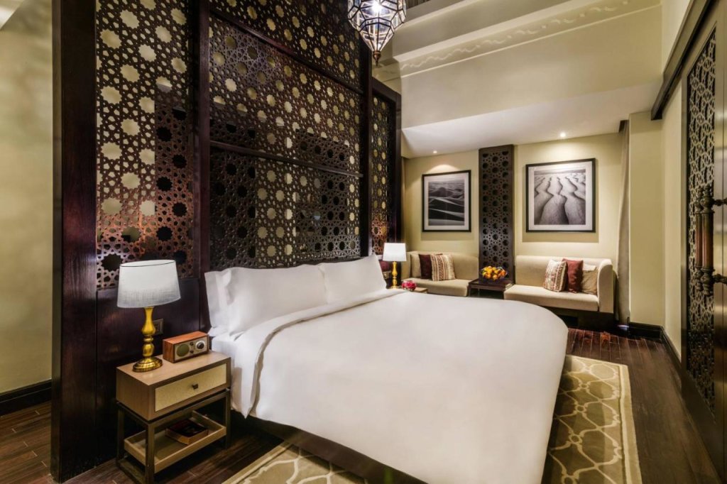 Рас-эль-Хайма: The Ritz-Carlton Ras Al Khaimah, Al Wadi Desert
