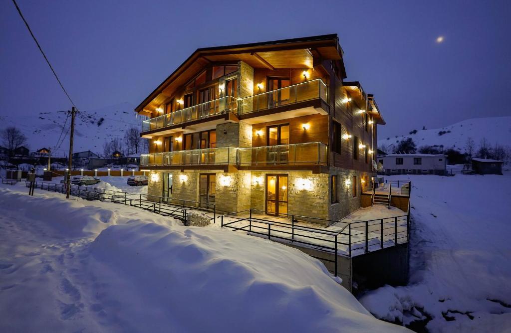 Гудаури: Pine Chalets By Ka Group