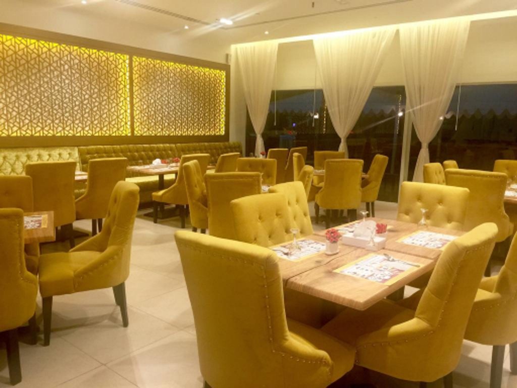 Дубай: Royal Falcon Hotel