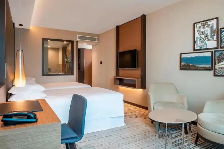 Тбилиси: Sheraton Grand Tbilisi Metechi Palace Hotel