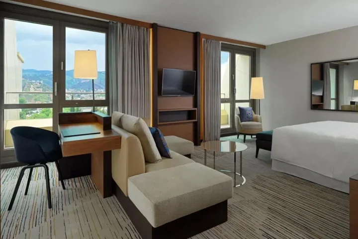 Тбилиси: Sheraton Grand Tbilisi Metechi Palace Hotel
