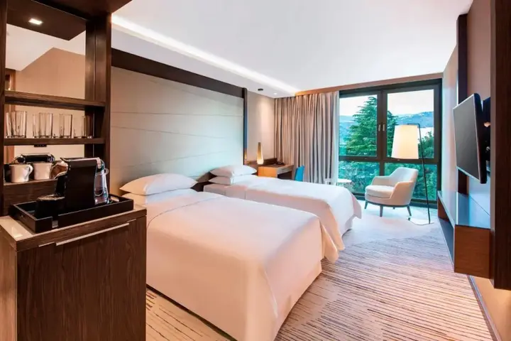 Тбилиси: Sheraton Grand Tbilisi Metechi Palace Hotel