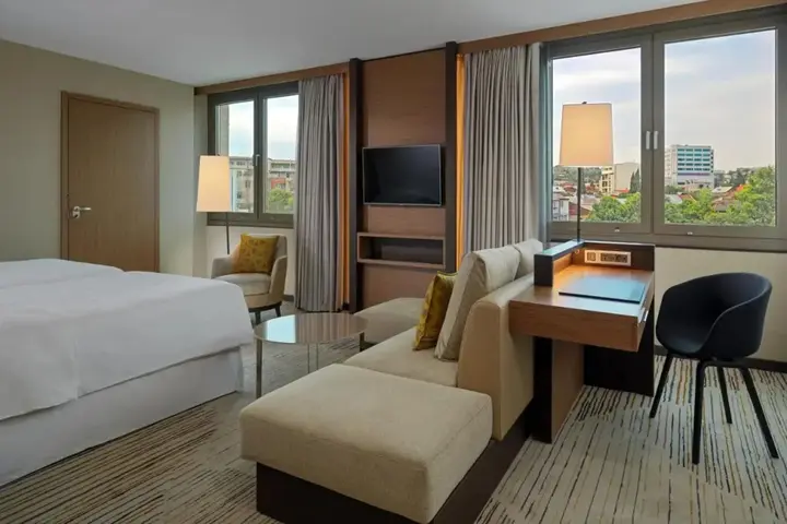Тбилиси: Sheraton Grand Tbilisi Metechi Palace Hotel