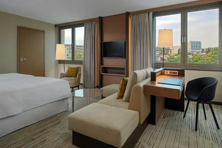 Тбилиси: Sheraton Grand Tbilisi Metechi Palace Hotel