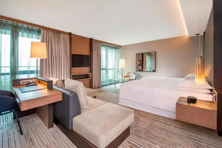 Тбилиси: Sheraton Grand Tbilisi Metechi Palace Hotel
