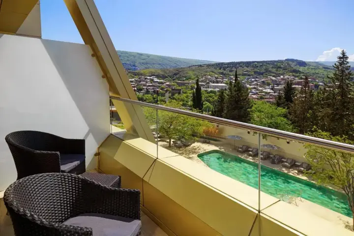 Тбилиси: Sheraton Grand Tbilisi Metechi Palace Hotel