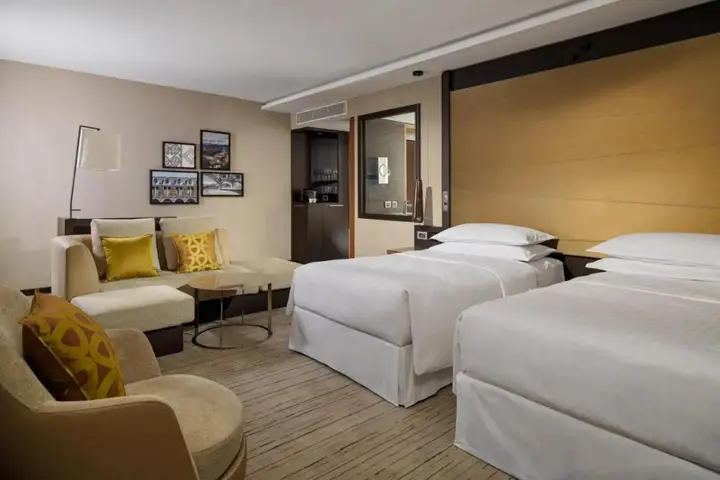 Тбилиси: Sheraton Grand Tbilisi Metechi Palace Hotel