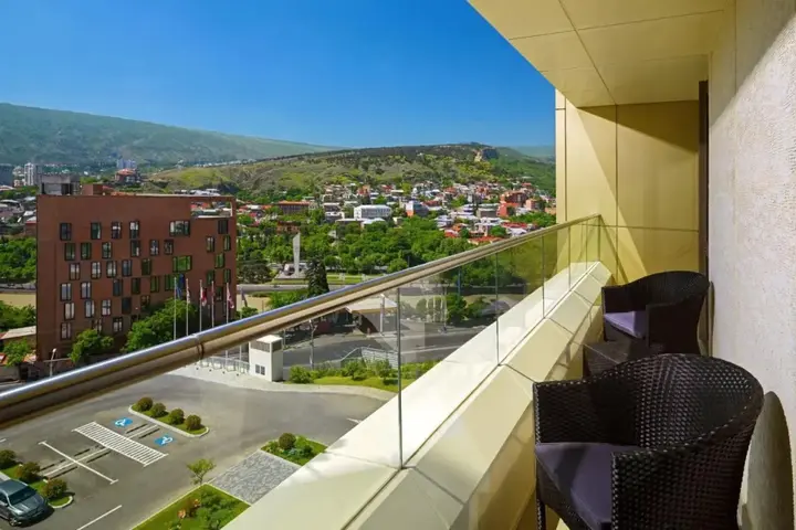 Тбилиси: Sheraton Grand Tbilisi Metechi Palace Hotel