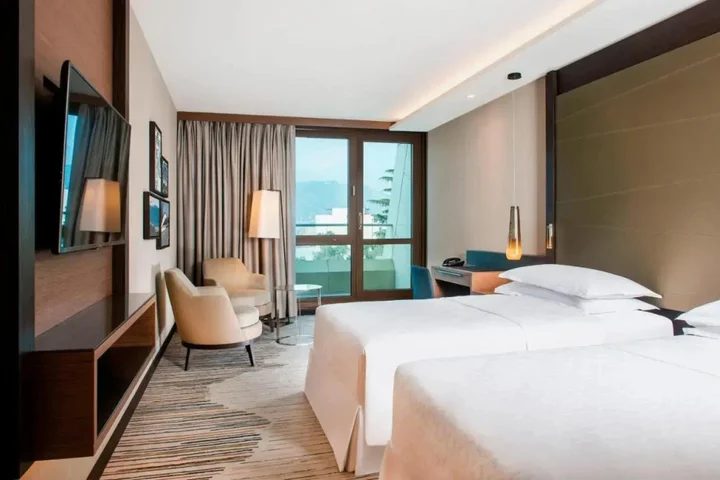 Тбилиси: Sheraton Grand Tbilisi Metechi Palace Hotel