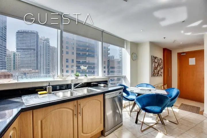Дубай: The Waves by DAMAC, Dubai Marina