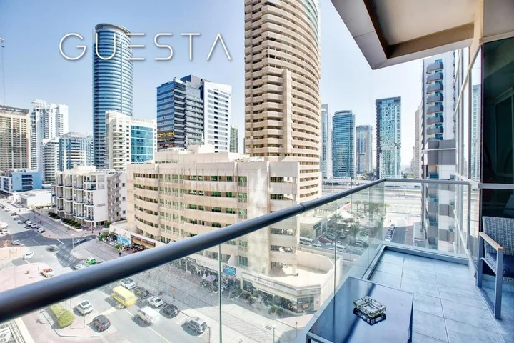 Дубай: The Waves by DAMAC, Dubai Marina